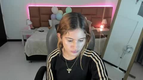 Snapshot of tamy_edwards chatting on May 2026 07:55:02 PM Tamy online show from May 2026 07:55:02 PM