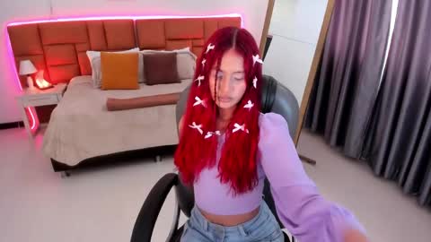Snapshot of tamy_edwards chatting on June 2026 08:25:02 PM Tamy online show from June 2026 08:25:02 PM