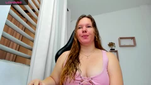 Snapshot of tamy_shine87 chatting on February 2025 12:52:02 AM Im Samy online show from February 2025 12:52:02 AM