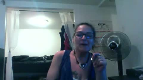 Snapshot of tanahslips chatting on October 2025 08:58:01 PM Tanah online show from October 2025 08:58:01 PM