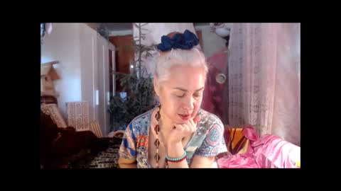 Milena online show from October 2025 04:01:01 AM