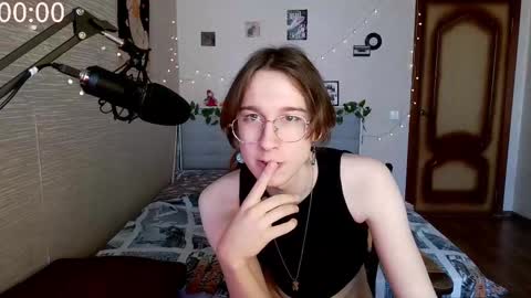 Snapshot of tangerine4dreams chatting on February 2025 09:35:01 AM Milena Kuprianova online show from February 2025 09:35:01 AM