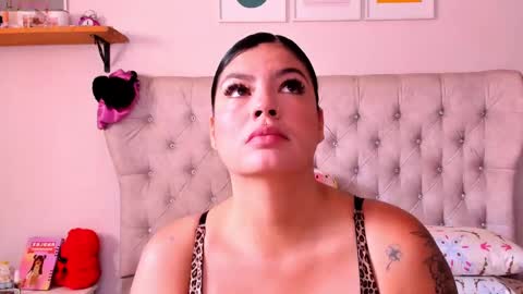 Snapshot of tania_russell23 chatting on October 2025 05:24:01 PM Tania online show from October 2025 05:24:01 PM