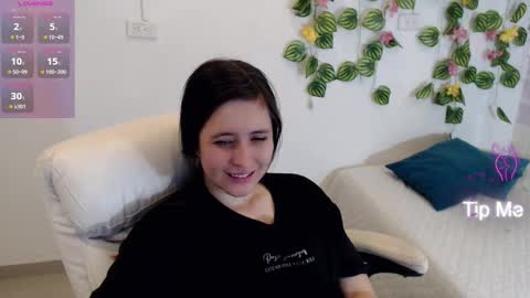 Tania  online show from November 2025 04:57:02 PM