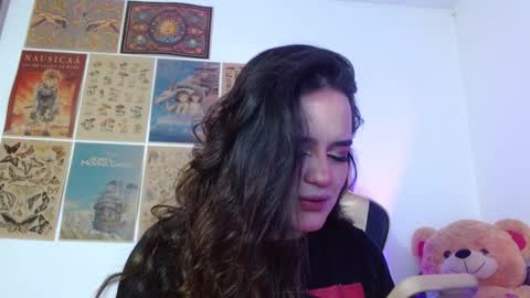 Snapshot of tara_hs chatting on December 2024 12:58:01 PM online show from December 2024 12:58:01 PM