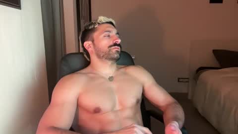 tarquit8 online show from November 2025 01:38:01 AM