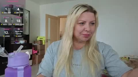 Snapshot of tasha__moon chatting on June 2026 01:14:01 PM Tasha Moon online show from June 2026 01:14:01 PM