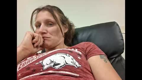 tastypeach6989 online show from April 2026 03:45:01 PM