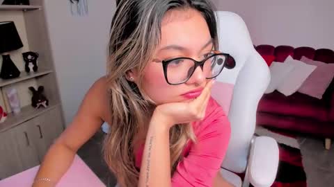 tatiana_mendoza online show from December 2025 05:07:01 PM