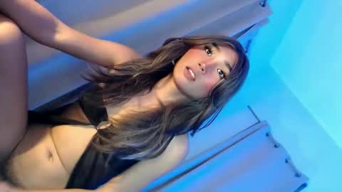 Snapshot of tatiana_wilton chatting on June 2026 04:33:02 PM ANDREA online show from June 2026 04:33:02 PM