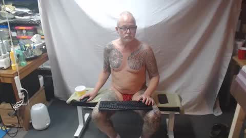 Snapshot of tatsdude chatting on January 2026 04:01:01 PM inkbator online show from January 2026 04:01:01 PM