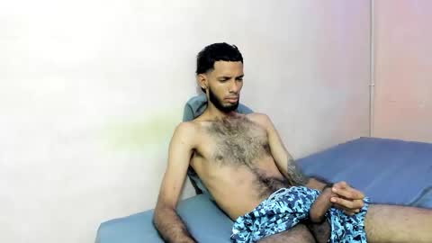 Snapshot of tatto_destroyer chatting on May 2026 01:05:01 PM Fernando online show from May 2026 01:05:01 PM