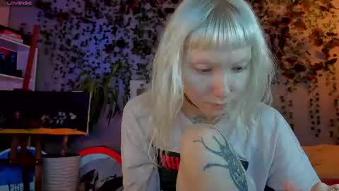 Snapshot of tattoo_artbaby chatting on August 2026 04:01:02 AM tattoo_artbaby online show from August 2026 04:01:02 AM
