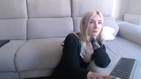 Snapshot of tattoobbgirl chatting on September 2025 11:01:02 AM tattoobbgirl online show from September 2025 11:01:02 AM