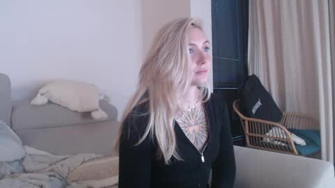 tattoobbgirl online show from October 2025 05:19:02 PM