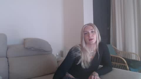 tattoobbgirl online show from December 2025 06:48:01 PM