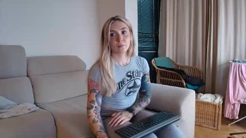 tattoobbgirl online show from January 2026 04:11:01 PM