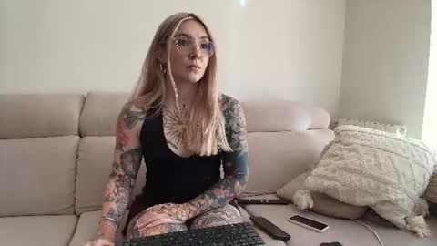 Snapshot of tattoobbgirl chatting on July 2026 03:07:02 PM tattoobbgirl online show from July 2026 03:07:02 PM