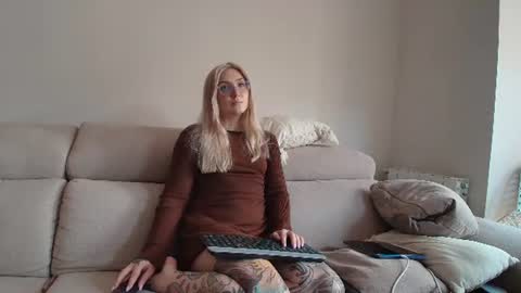 Snapshot of tattoobbgirl chatting on July 2026 06:10:02 PM tattoobbgirl online show from July 2026 06:10:02 PM