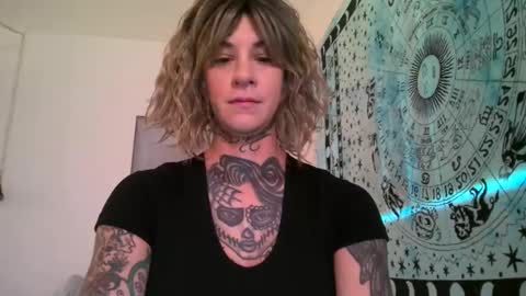 Snapshot of tattooed_natalia chatting on December 2024 02:01:01 PM Natalia 3 online show from December 2024 02:01:01 PM