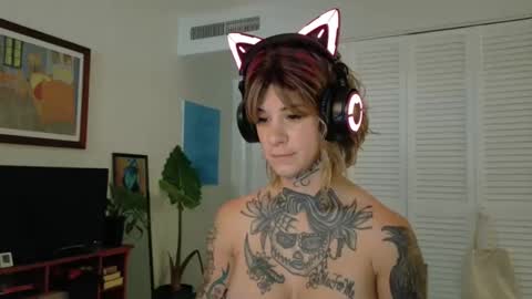 Snapshot of tattooed_natalia chatting on January 2025 03:04:01 PM Natalia 3 online show from January 2025 03:04:01 PM