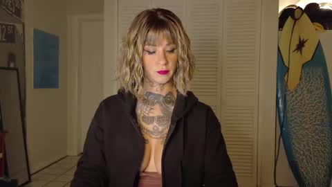 Snapshot of tattooed_natalia chatting on September 2025 08:38:02 AM Natalia 3 online show from September 2025 08:38:02 AM