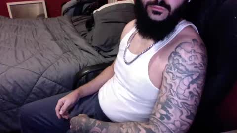 Snapshot of tattooedandbearded22 chatting on October 2025 05:41:01 AM tattooedandbearded22 online show from October 2025 05:41:01 AM