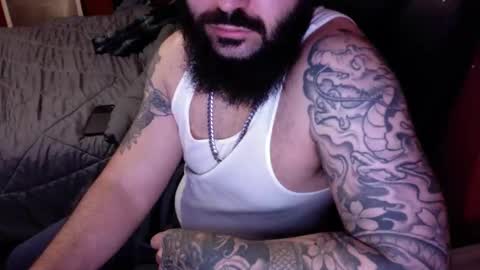 Snapshot of tattooedandbearded22 chatting on October 2025 01:50:02 AM tattooedandbearded22 online show from October 2025 01:50:02 AM