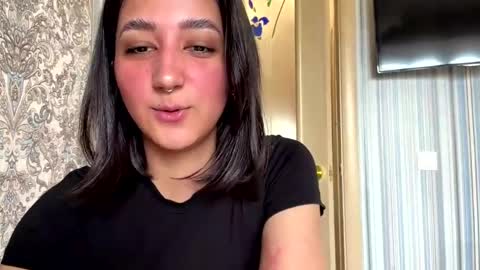 Snapshot of tawnyamartinek chatting on May 2026 07:04:02 AM Riza online show from May 2026 07:04:02 AM