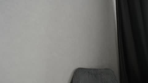 Snapshot of taxxxu chatting on December 2024 11:18:01 AM Diana online show from December 2024 11:18:01 AM