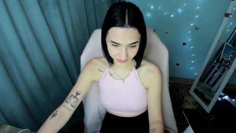 Tayla online show from December 2025 07:37:01 AM