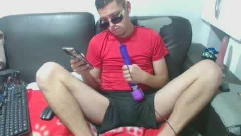 Snapshot of tayler_and_alina chatting on January 2025 08:37:02 PM MARCELO MILK online show from January 2025 08:37:02 PM