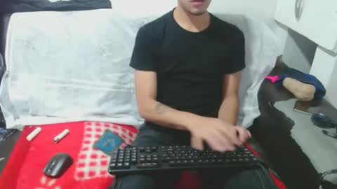 Snapshot of tayler_and_alina chatting on January 2025 01:20:01 PM MARCELO MILK online show from January 2025 01:20:01 PM
