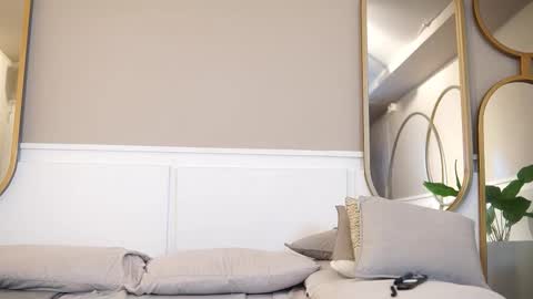 Teylor  Kim online show from November 2025 04:40:02 PM