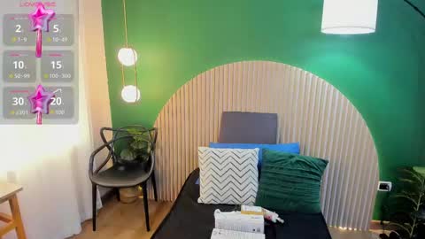 Taylor Bennet online show from September 2025 12:07:01 PM