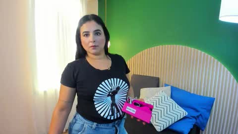 Taylor Bennet online show from November 2025 11:43:02 AM