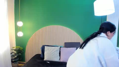 Taylor Bennet online show from December 2025 11:52:01 AM