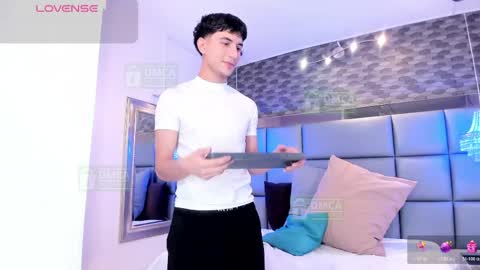 Snapshot of taylor_brooks_ chatting on April 2026 06:13:02 PM taylor_brooks_ online show from April 2026 06:13:02 PM