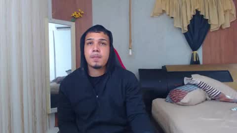 taylor_collins_2 online show from May 2026 08:22:01 AM