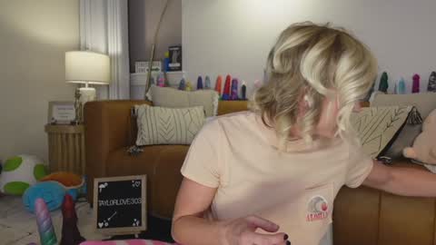 Taylor --  online show from September 2025 10:09:02 AM