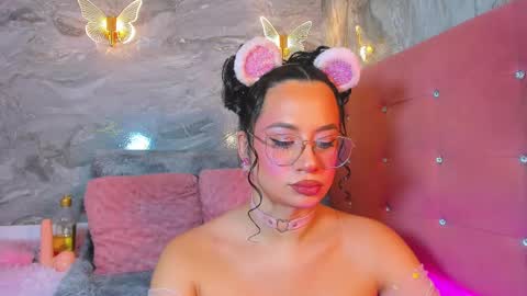 Taylor Sanz online show from October 2025 02:44:01 AM