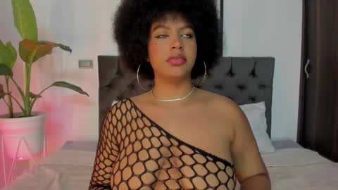 Taylor  online show from November 2025 04:29:02 AM