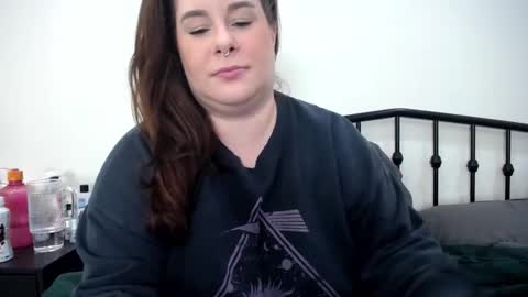 Taylor Michaels online show from December 2025 10:04:02 PM