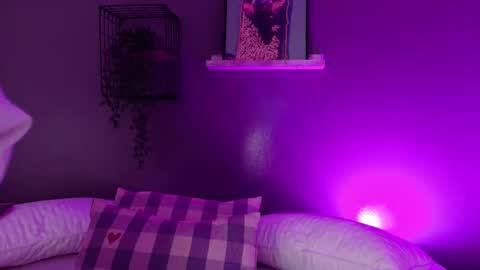 TAYLOR  online show from November 2025 11:46:02 AM