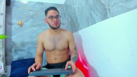 TAYLOR AND TAYLER online show from January 2026 05:05:02 PM