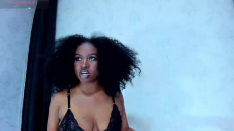 Snapshot of tayra_castle chatting on May 2026 09:09:02 PM Tayra online show from May 2026 09:09:02 PM