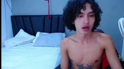 Tayron online show from November 2025 09:36:02 PM