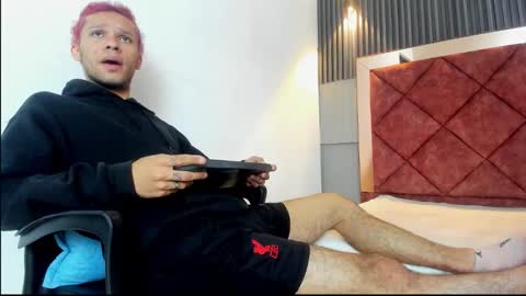 Tayson online show from December 2025 12:13:02 PM