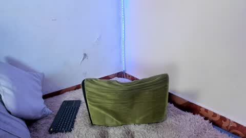 Snapshot of taysonysasha chatting on May 2026 11:46:02 PM ask for cum online show from May 2026 11:46:02 PM