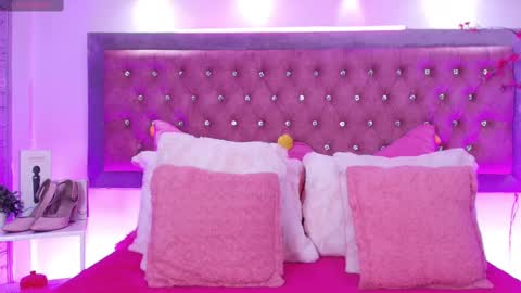 Sofia online show from November 2025 12:15:02 PM